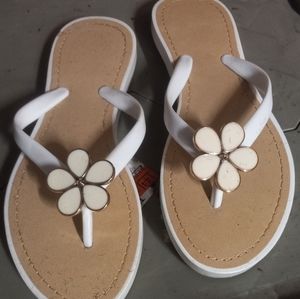 Size 8 women's flip flops